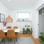 Family - Central - Sea - Luxury
